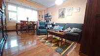 Sala d'estar de Pis en venda en Bilbao  amb Calefacció, Parquet i Traster