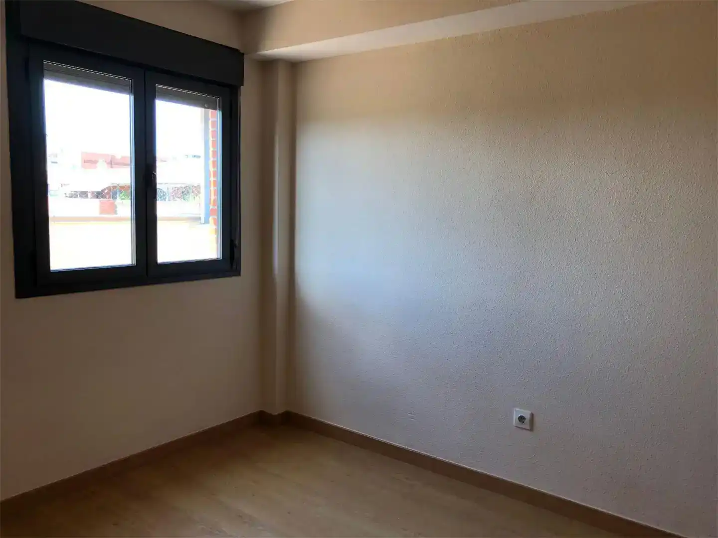 Habitación de Piso en venta en Paterna con Aire acondicionado, Jardín privado y Parquet