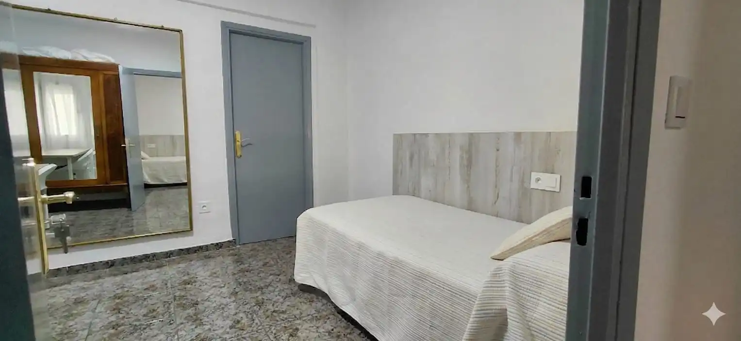 Bedroom of Flat for rent in Granada  with Furnished, Oven and Washing machine