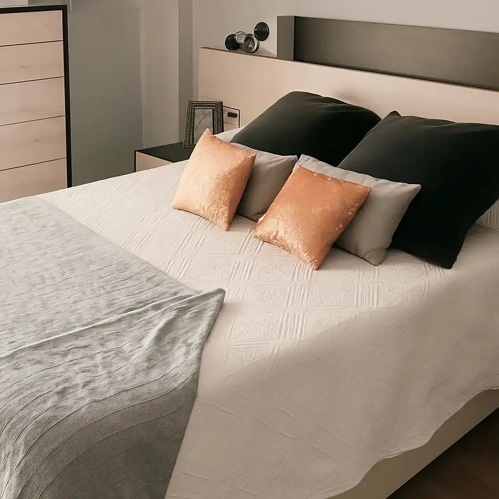 Dormitori de Casa o xalet per a compartir en Outeiro de Rei amb Jardí privat, Parquet i Traster