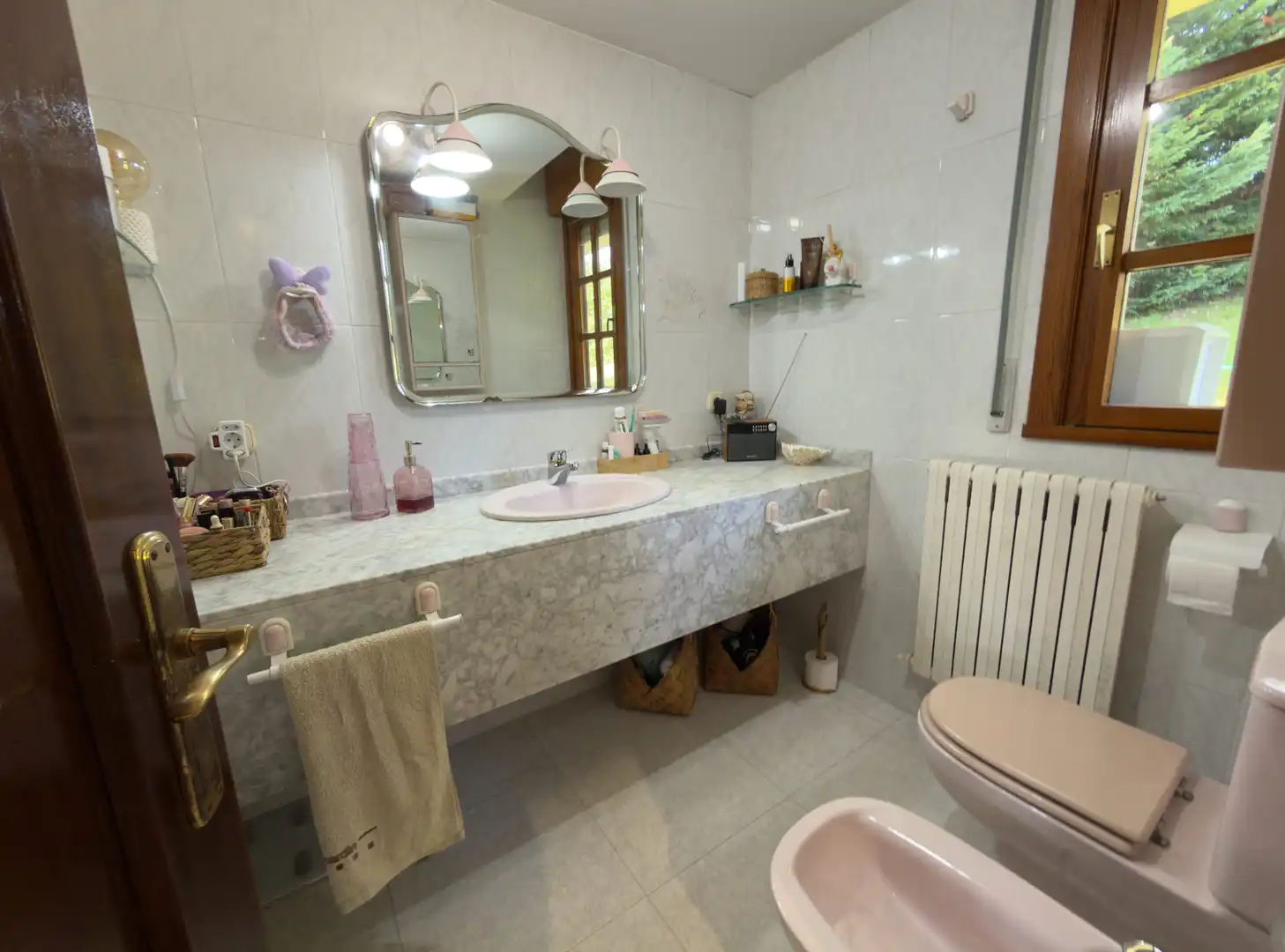 Bany de Casa o xalet en venda en Gijón  amb Calefacció, Parquet i Terrassa