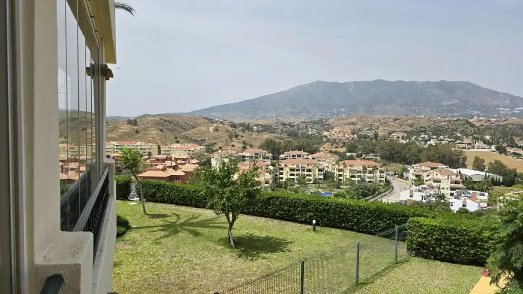 Außenansicht von Wohnungen zum Verkauf in Mijas mit Klimaanlage, Terrasse und Schwimmbad