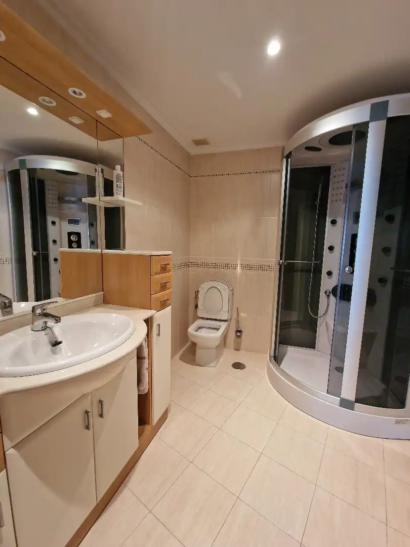 Bathroom of Flat for rent in Narón  with Heating, Terrace and Storage room