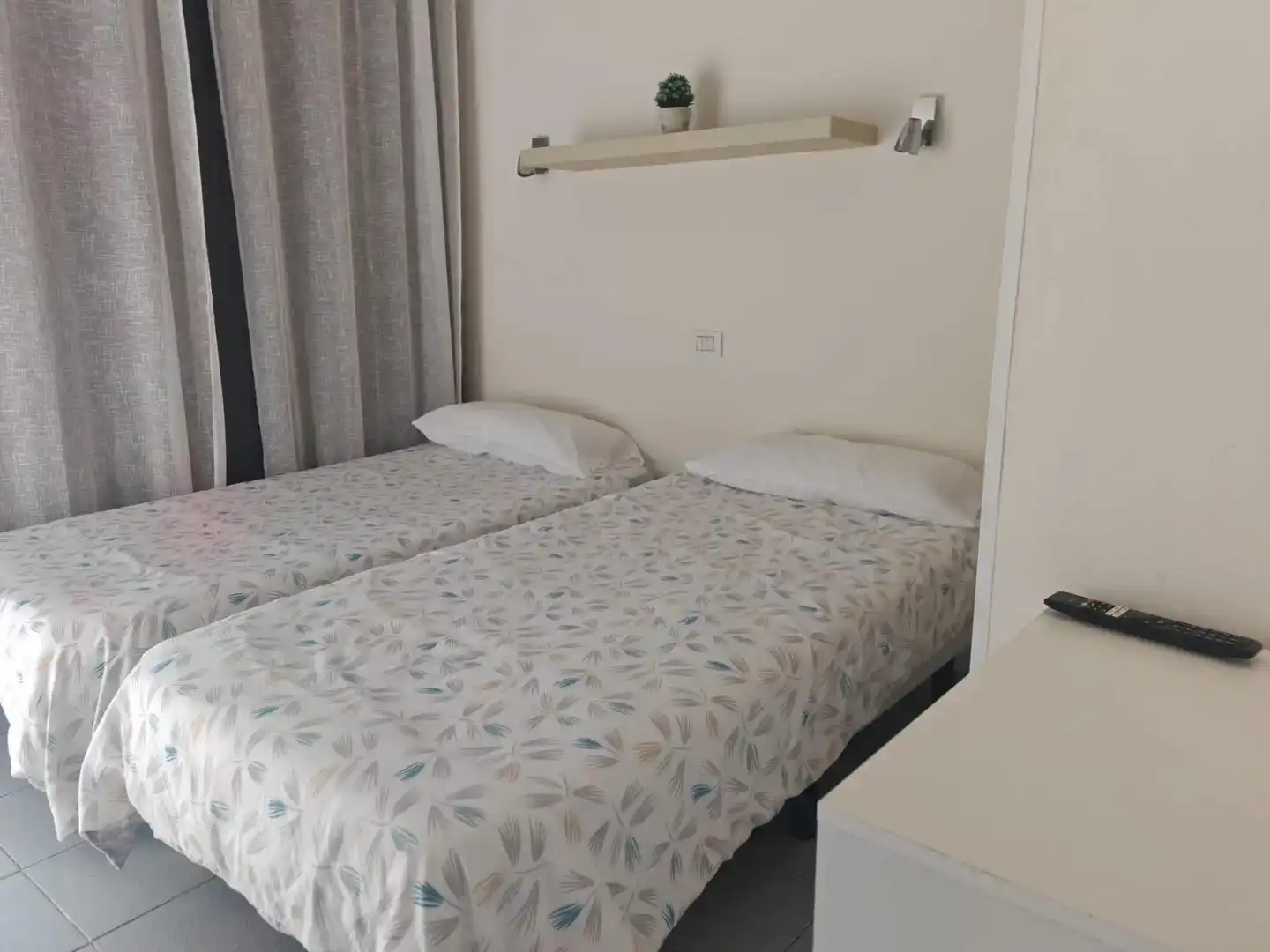 Dormitori de Apartament en venda en San Bartolomé de Tirajana amb Aire condicionat, Piscina i Moblat