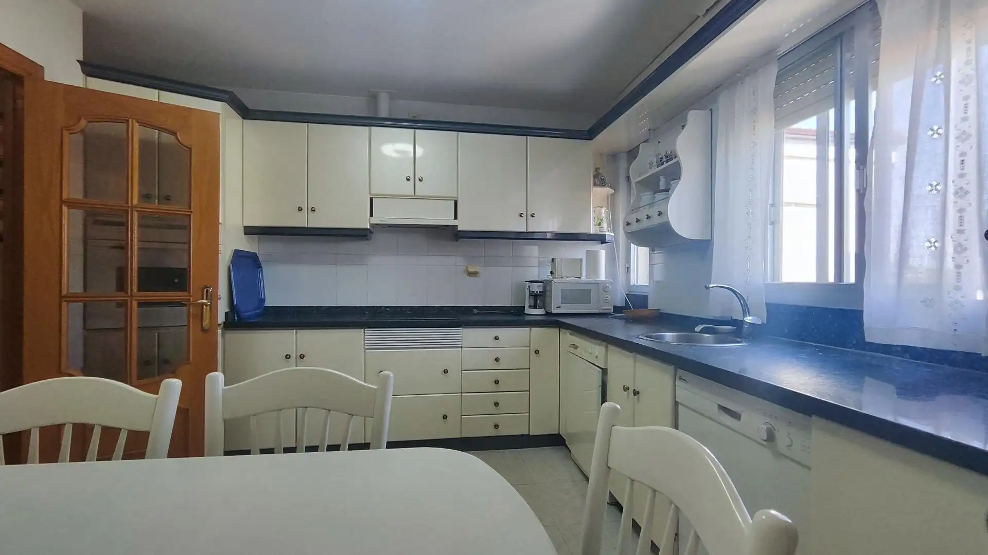 Cocina de Casa o chalet en venta en León Capital  con Calefacción y Terraza