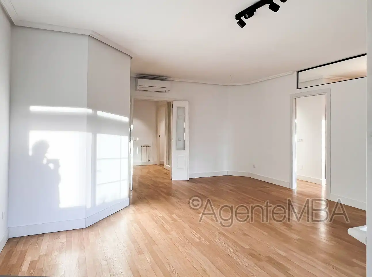 Flat with terrace to rent in Calle Isaac Albéniz 18, imagen 15