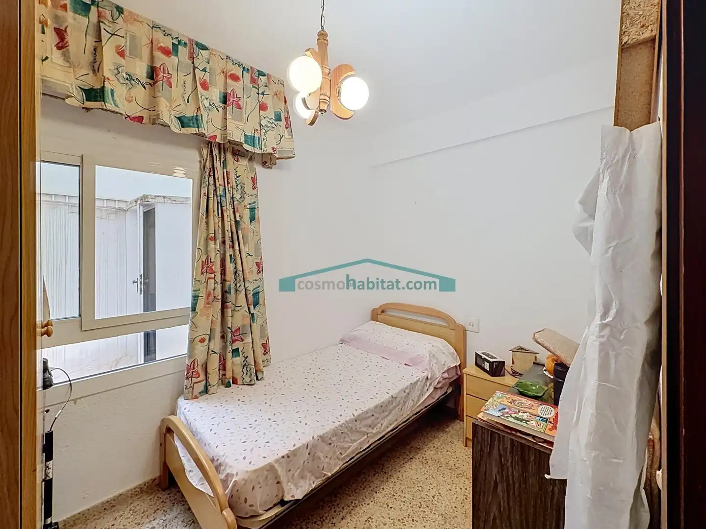 Schlafzimmer von Wohnung zum Verkauf in Burjassot mit Klimaanlage, Heizung und Balkon