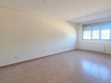 Bajo con ascensor en venta en Castellanos de Moriscos