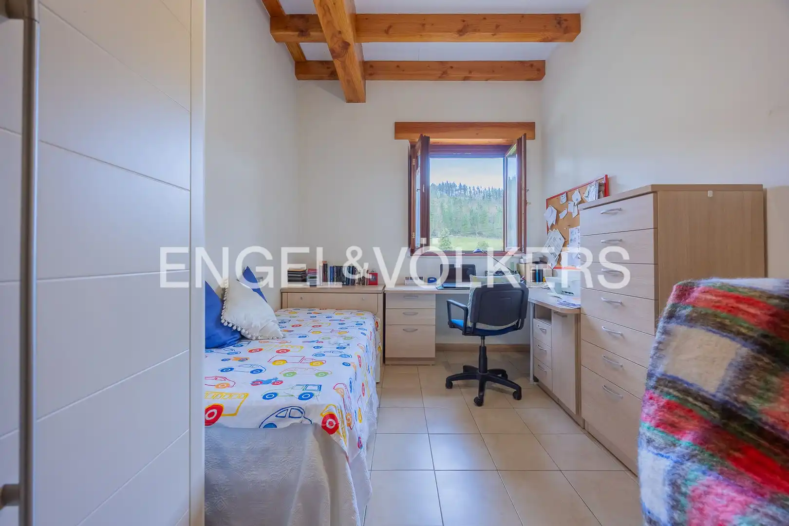 Dormitori de Casa o xalet en venda en Elorrio amb Calefacció, Jardí privat i Terrassa
