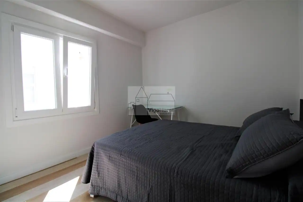 Schlafzimmer von Wohnung zur Miete in Vigo  mit Heizung, Terrasse und Möbliert