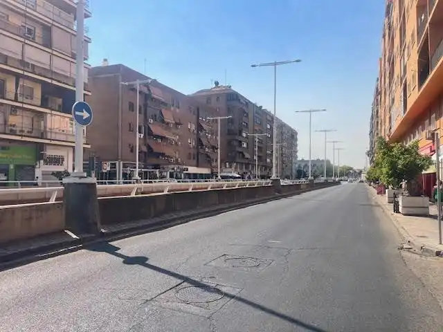 Vista exterior de Pis en venda en Sevilla amb Aire condicionat, Calefacció i Moblat