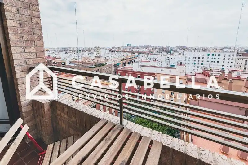 Vista exterior de Piso en venta en Valencia con Aire acondicionado, Calefacción y Terraza