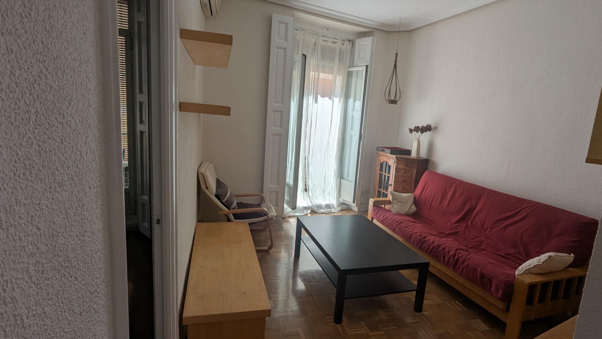Sala d'estar de Pis de lloguer en  Madrid Capital amb Aire condicionat, Calefacció i Balcó