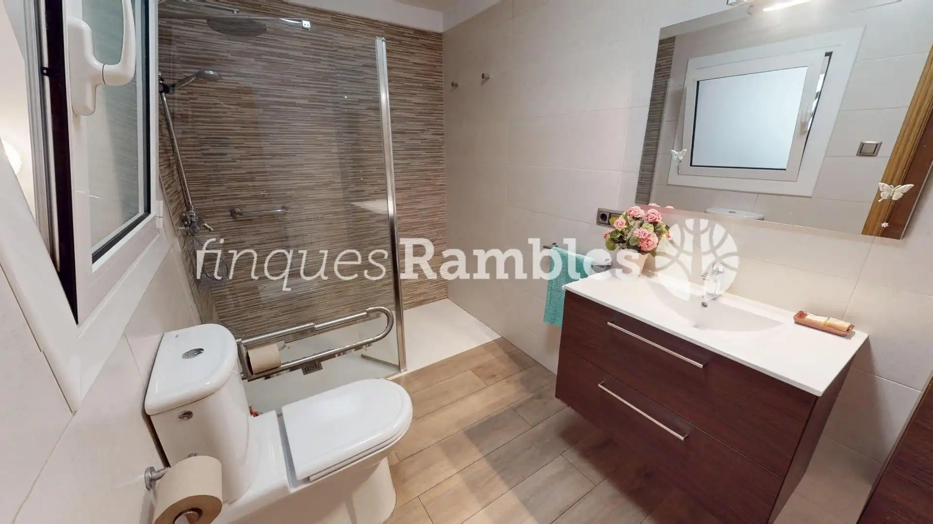 Baño de Casa adosada en venta en Vilanova del Camí con Calefacción, Terraza y Trastero