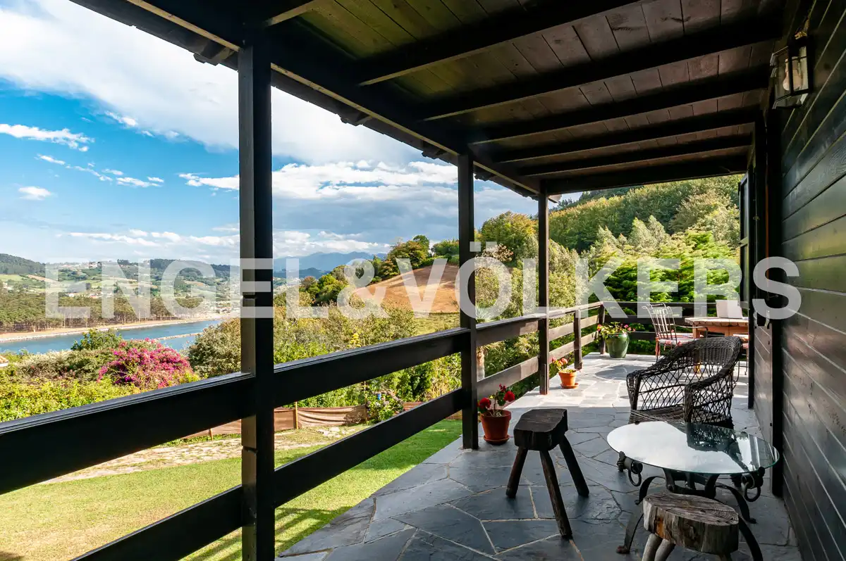 Terrasse von Haus oder Chalet zum Verkauf in Villaviciosa mit Heizung, Privatgarten und Parkett