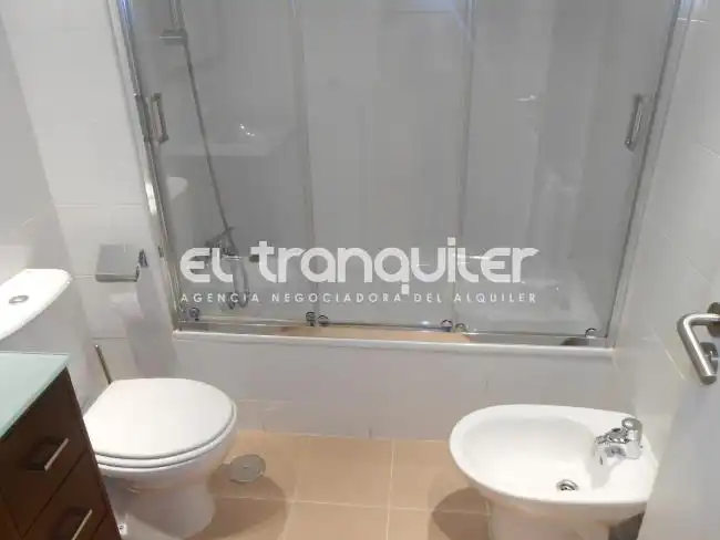 Bany de Pis de lloguer en Alcorcón amb Aire condicionat, Traster i Rentadora