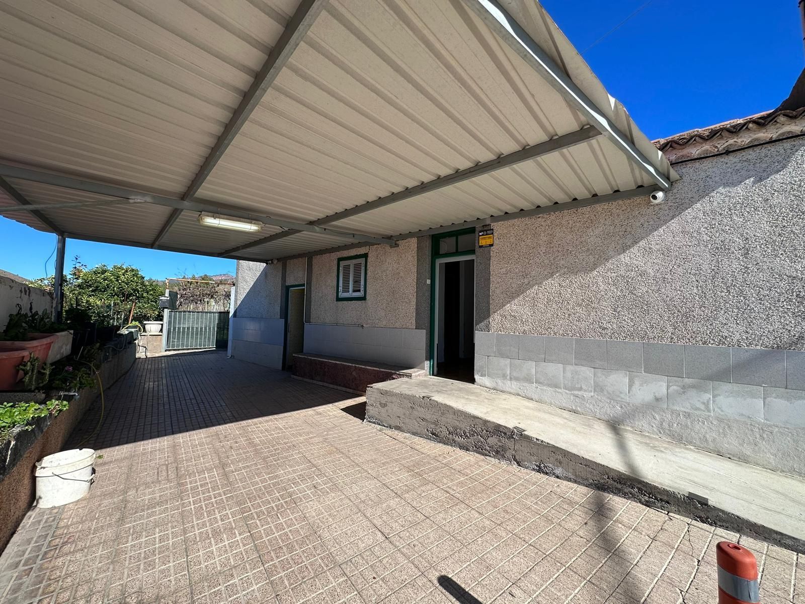 Vista exterior de Casa o xalet en venda en Vilaflor de Chasna amb Jardí privat