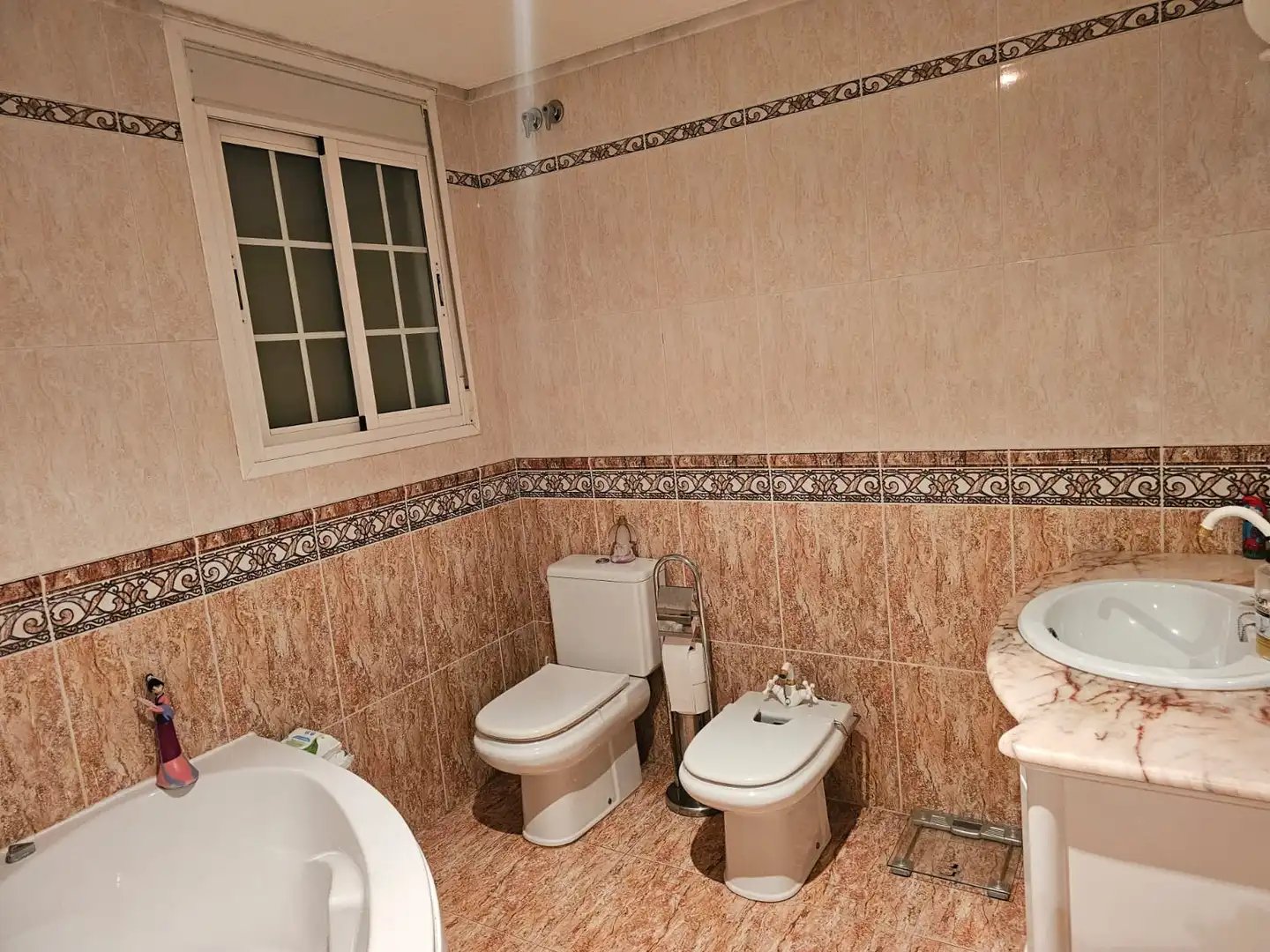 Bany de Casa o xalet en venda en Girona amb Calefacció, Jardí privat i Terrassa