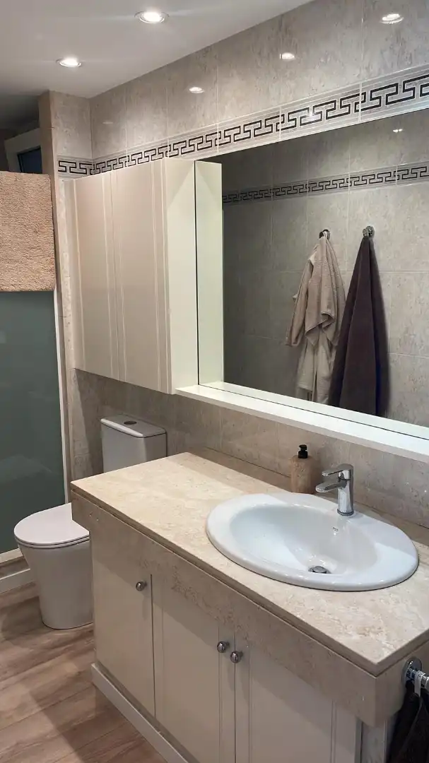 Badezimmer von Wohnung zum Verkauf in Terrassa mit Möbliert