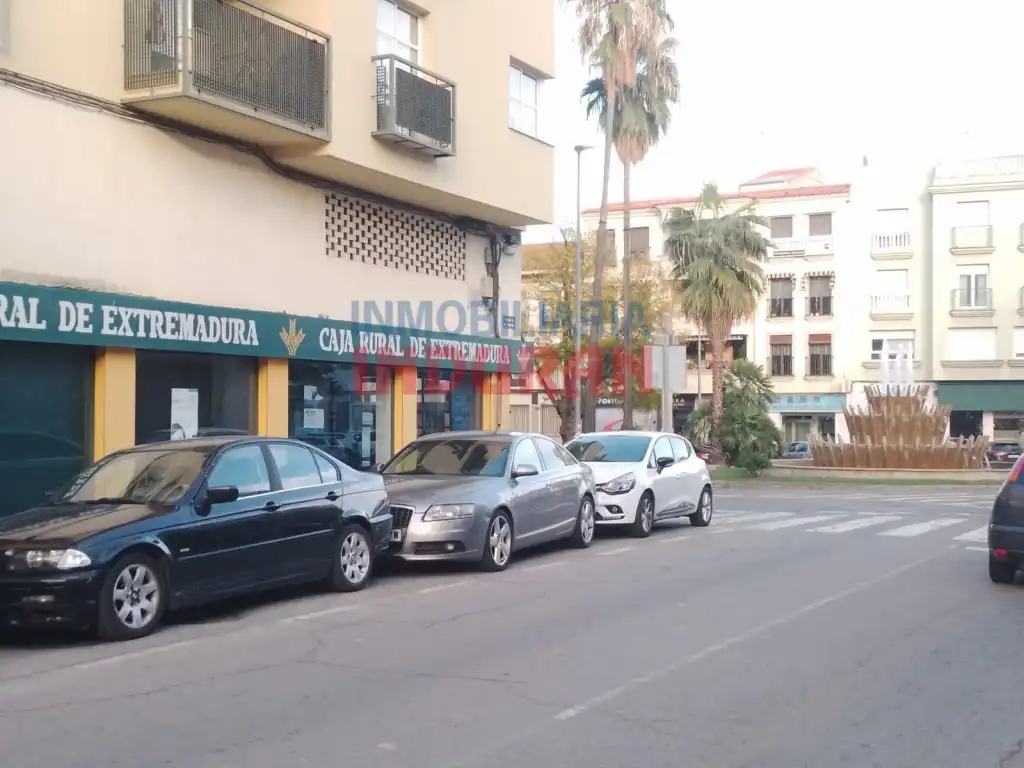 Local comercial de lloguer a Avenida Angustias, imagen 3