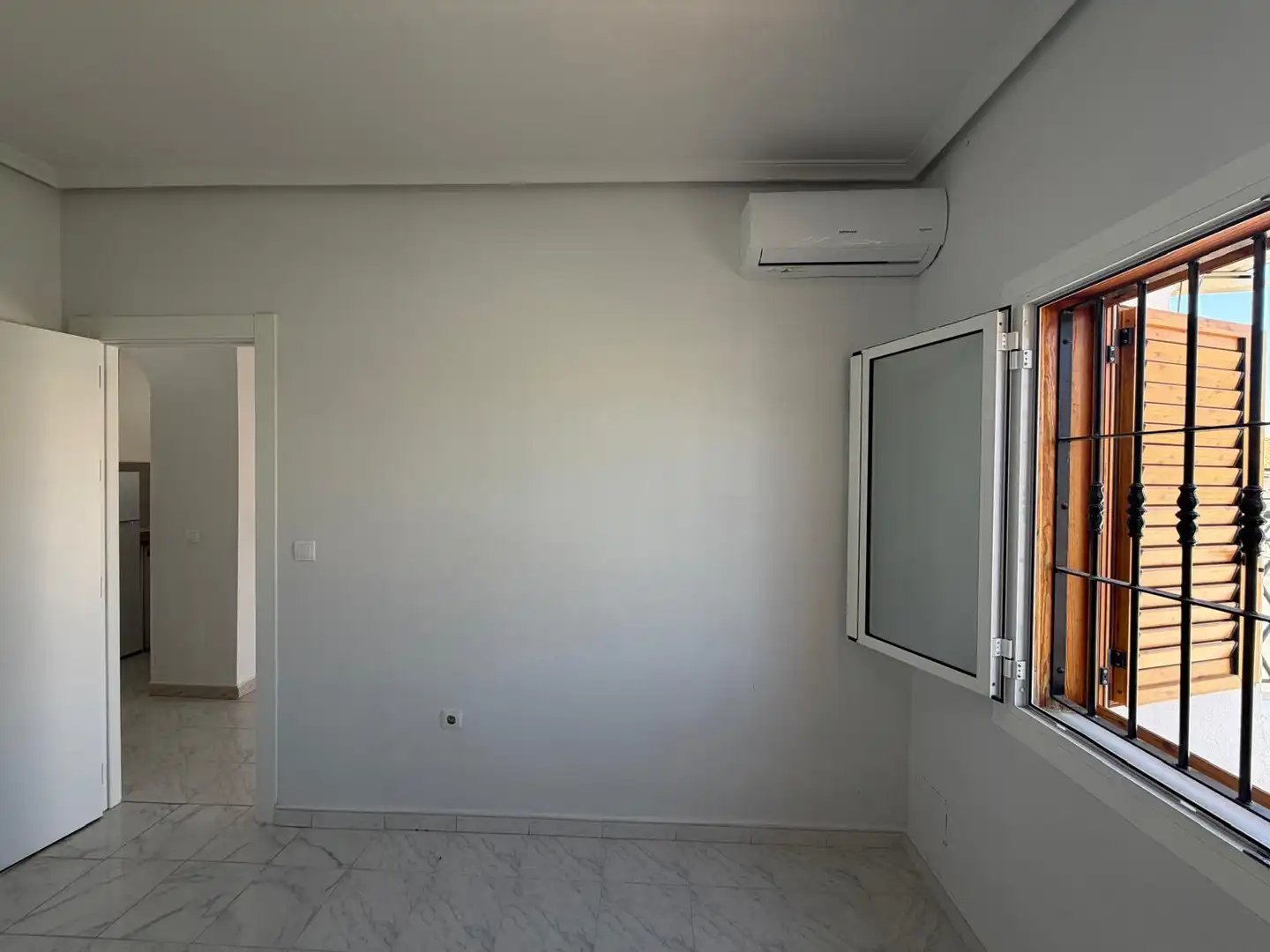 Flat for sale in Torrevieja  with Air Conditioner, Terrace and Community pool