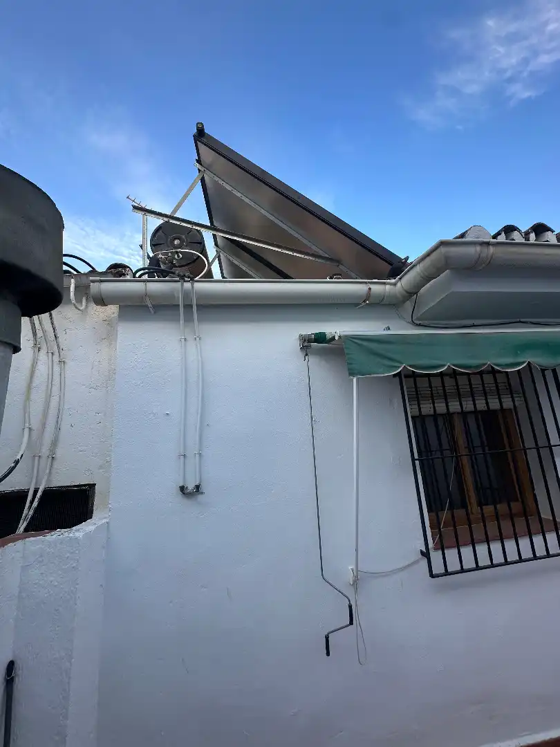 Vista exterior de Casa adosada en venda en Benamargosa amb Aire condicionat, Moblat i Balcó
