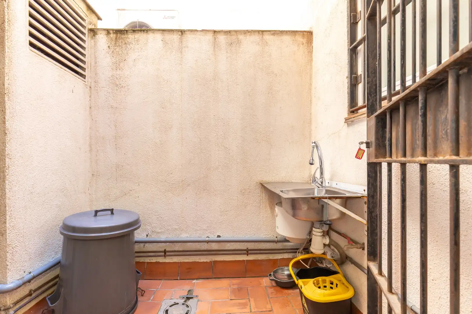 Terrasse von Geschaftsraum zum Verkauf in Esplugues de Llobregat mit Klimaanlage