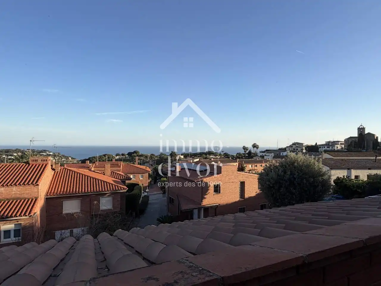 Außenansicht von Einfamilien-Reihenhaus zur Miete in Sant Vicenç de Montalt mit Heizung, Privatgarten und Terrasse