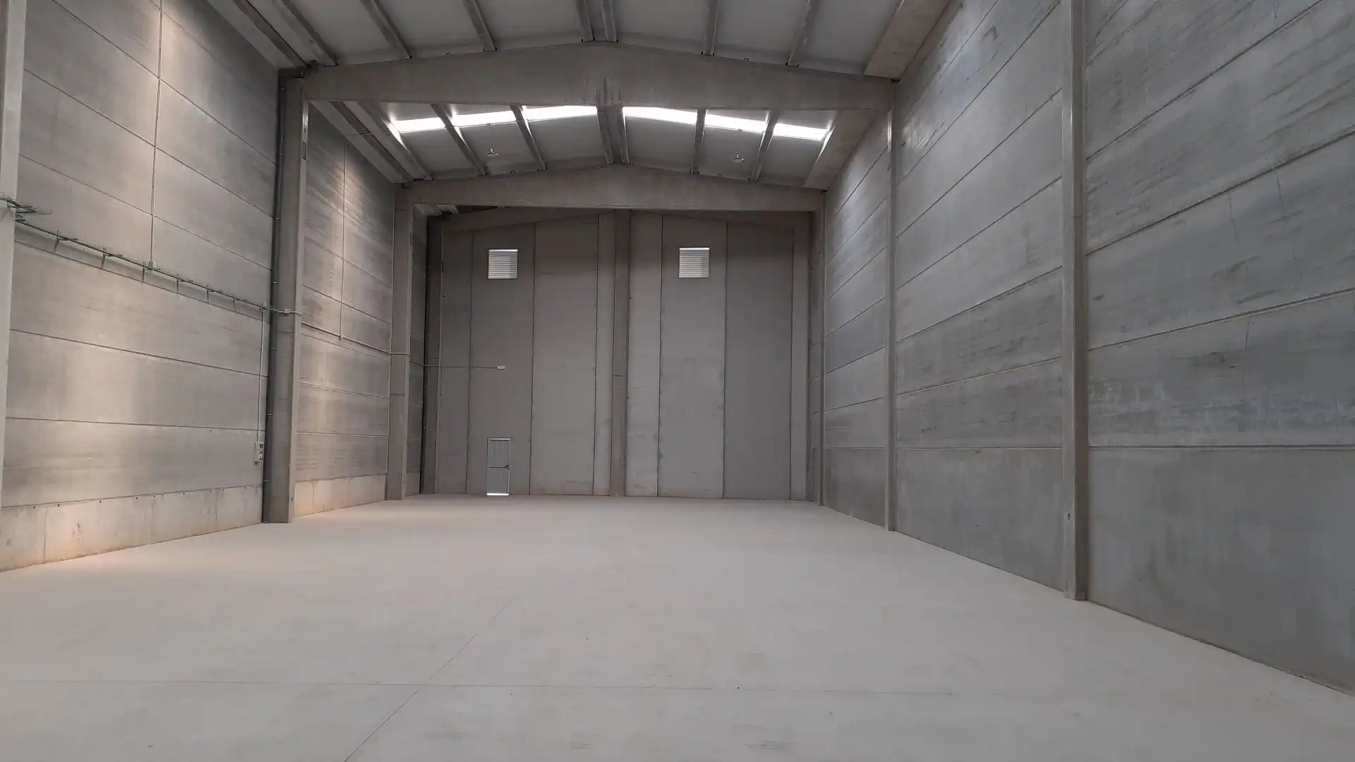 Nau industrial de lloguer a Can Vinyals