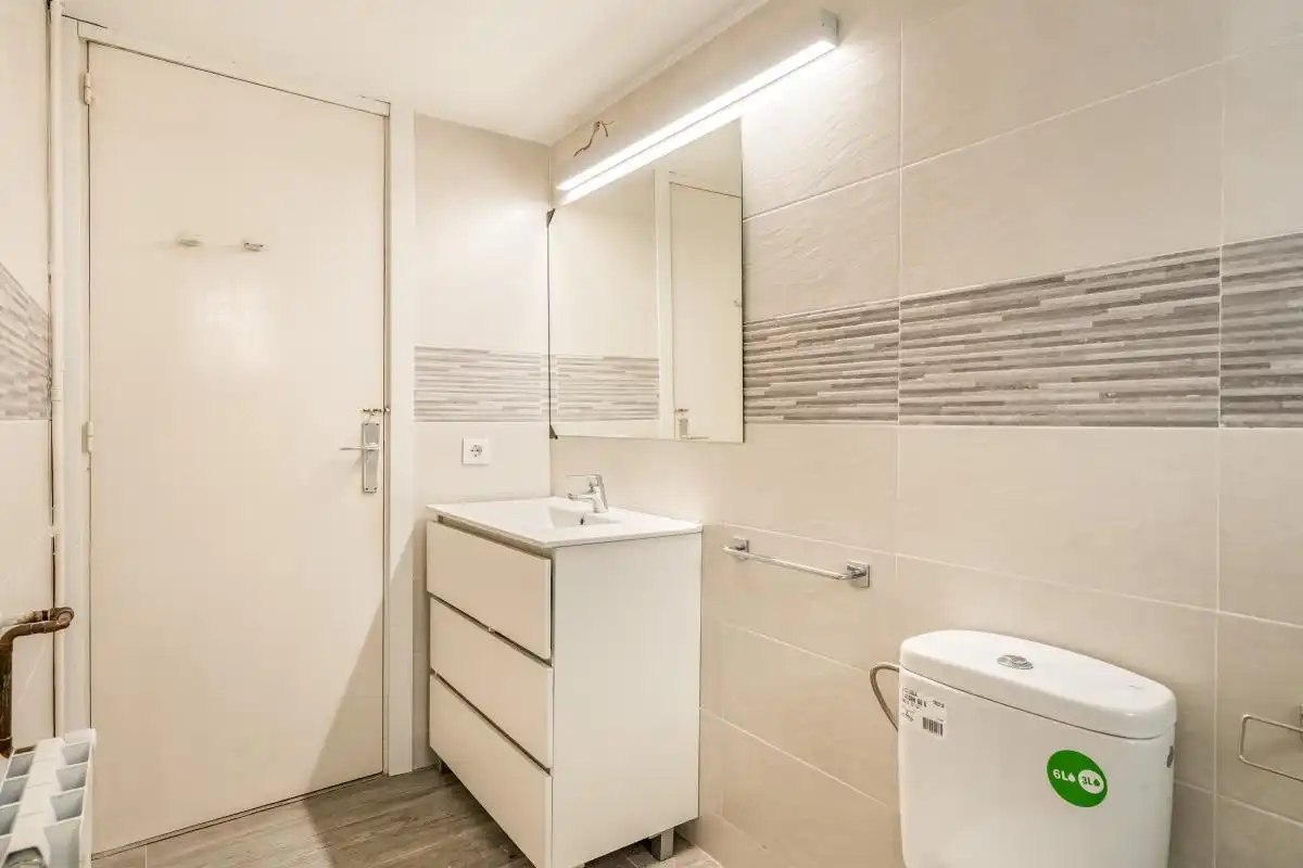 Baño de Piso en venta en Barcelona con Calefacción
