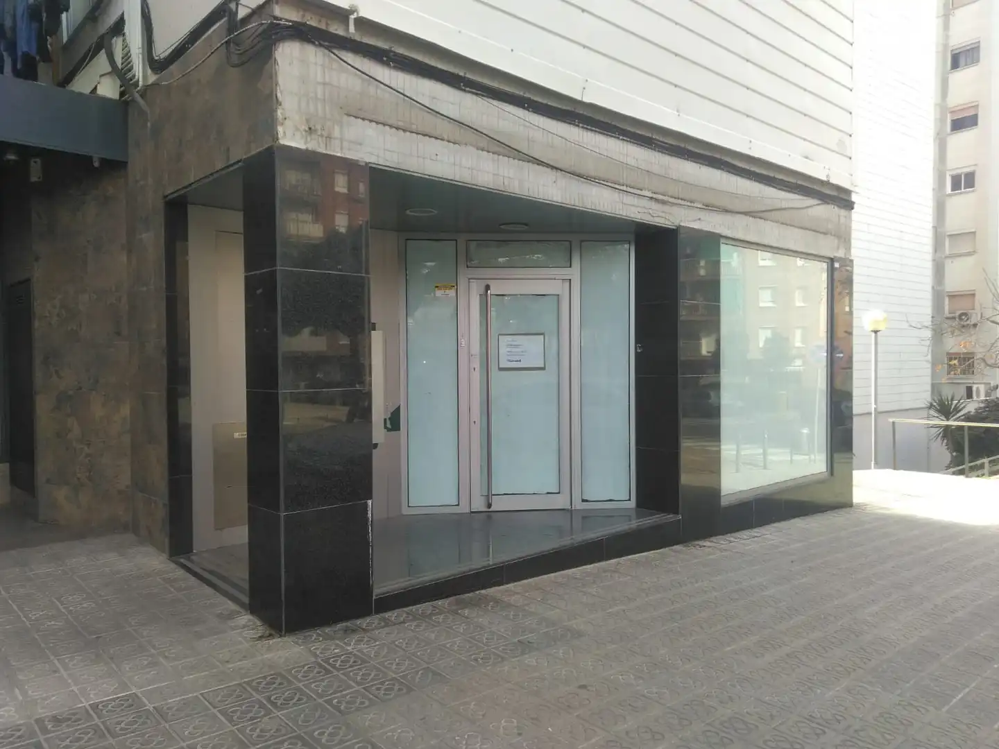 Vista exterior de Local en venda en L'Hospitalet de Llobregat