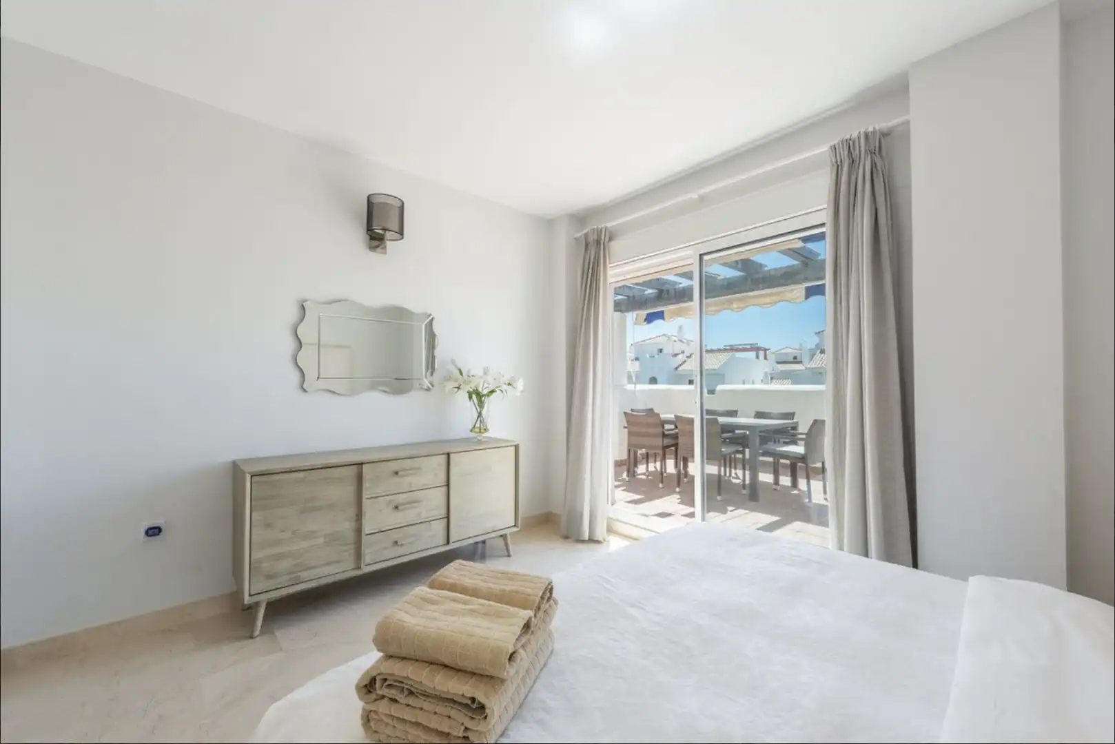 Schlafzimmer von Maisonette zum Verkauf in Marbella mit Terrasse, Möbliert und Gemeinschaftspool