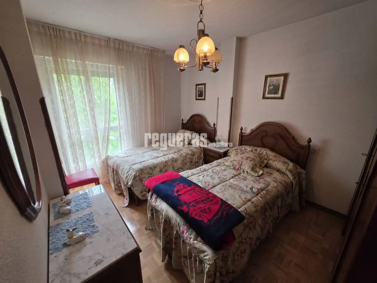 Habitación de Piso en venta en Avilés con Calefacción, Parquet y Terraza