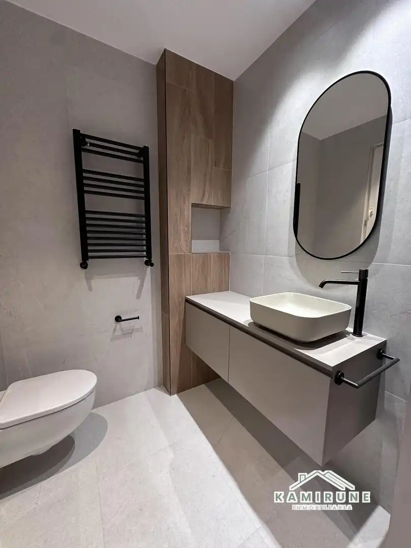 Bathroom of Flat for rent in Bilbao   with Heating, Terrace and Storage room