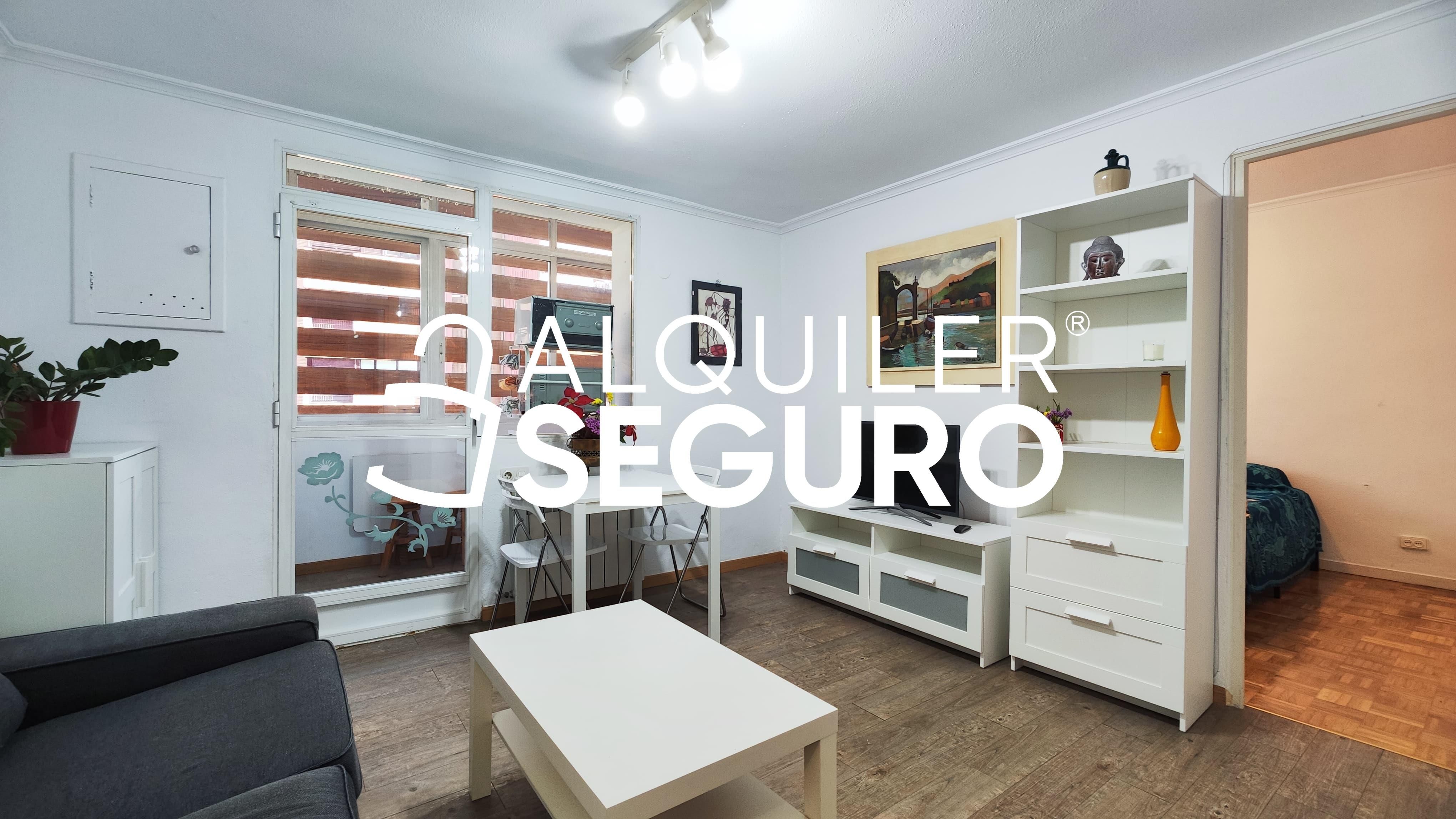 Sala d'estar de Pis de lloguer en  Madrid Capital amb Calefacció i Moblat