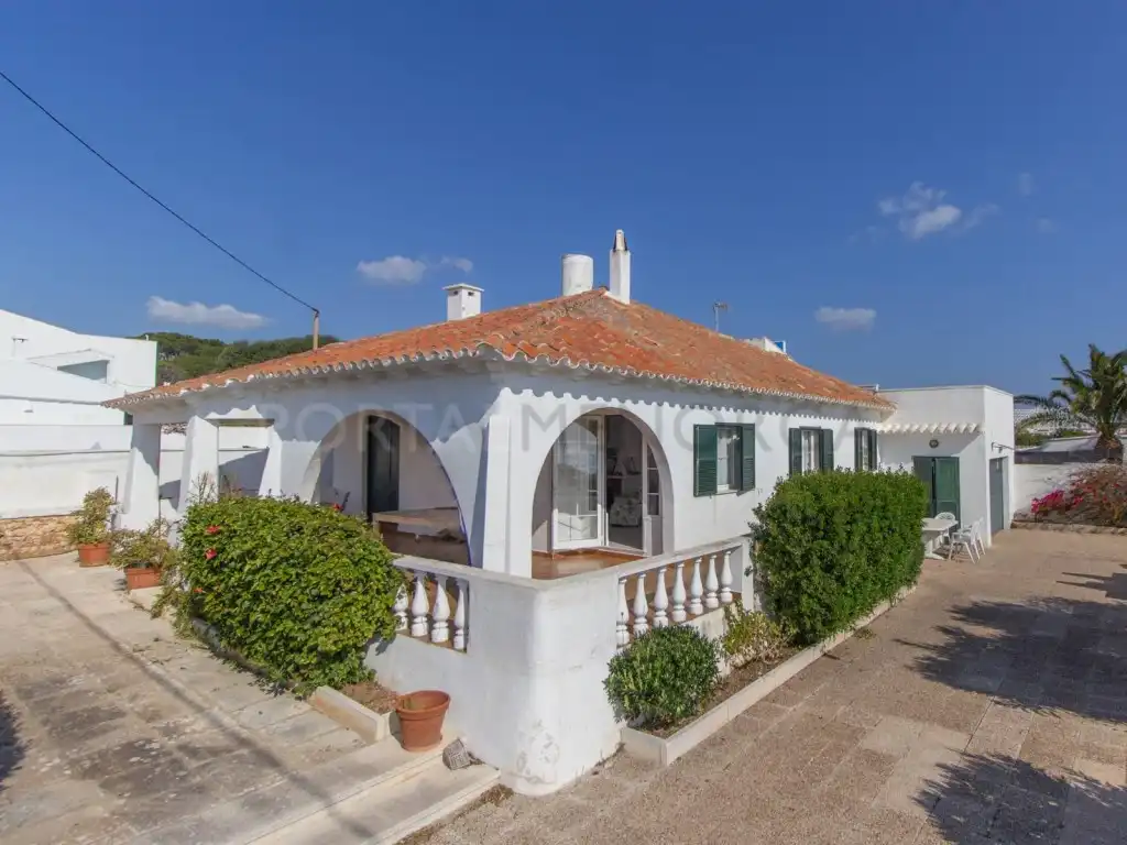 Vista exterior de Casa o chalet en venta en Sant Lluís con Terraza