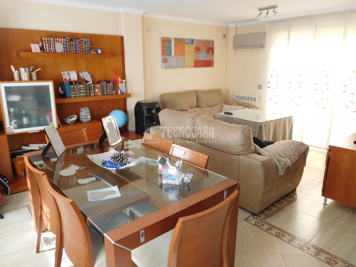 Sala d'estar de Casa adosada de lloguer en Armilla