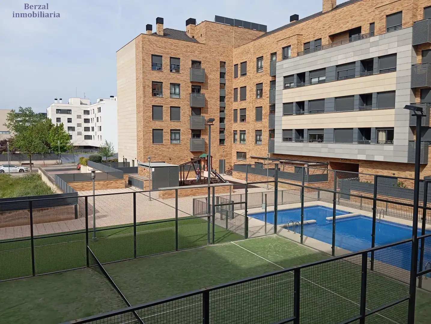 Piscina de Pis de lloguer en  Logroño amb Traster, Moblat i Piscina comunitària