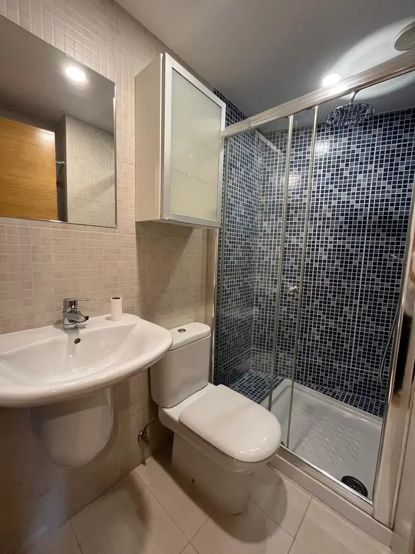 Bathroom of Flat for rent in Cambre   with Heating and Storage room