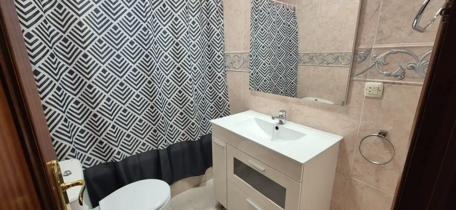 Baño de Piso de alquiler en Badajoz con Aire acondicionado, Calefacción y Terraza