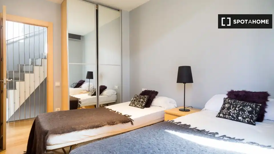 Flat with terrace to rent in Gràcia, imagen 3