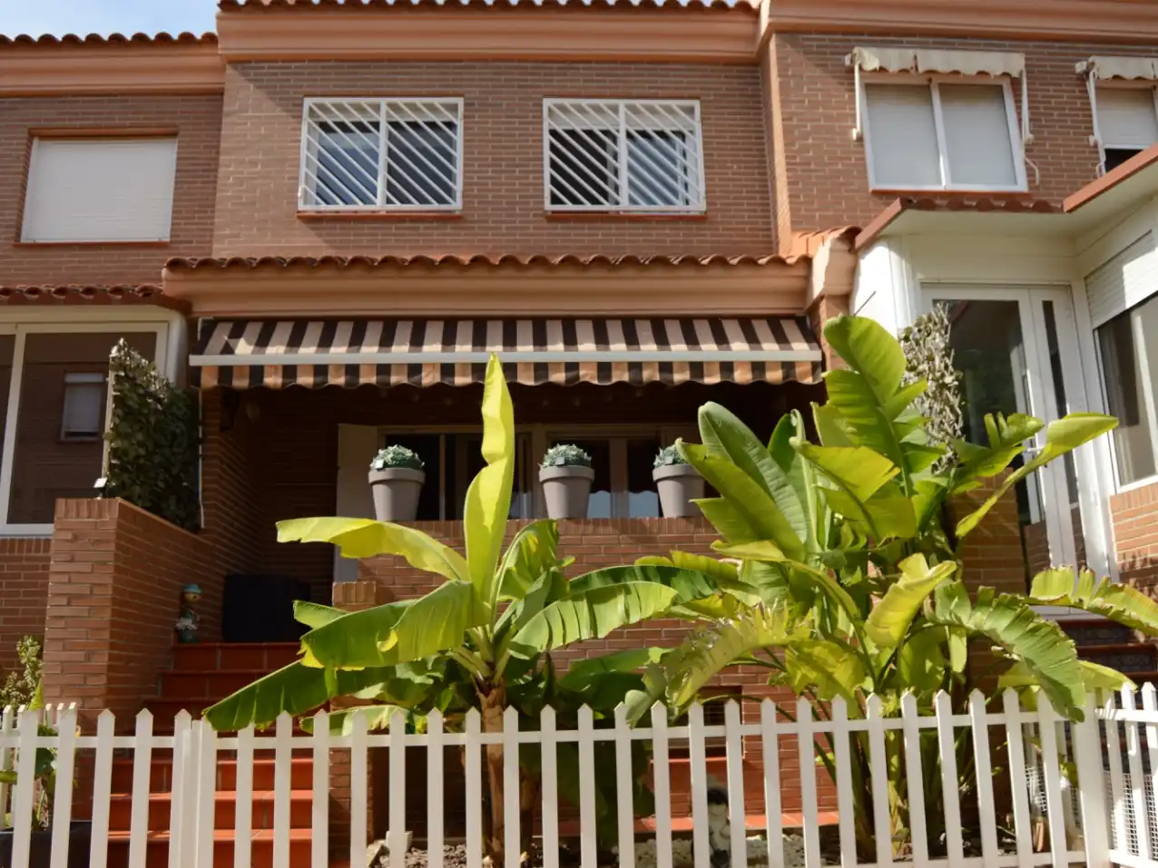 Houses for sale in Calle L'isle D'abeau, 8, San Vicente del Raspeig / Sant Vicent del Raspeig
