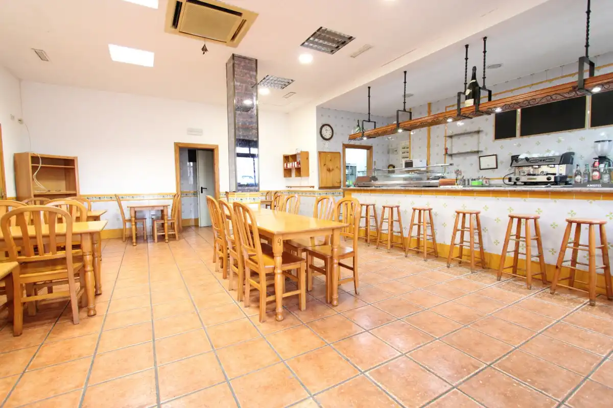 Local comercial en venta en Núcleo Urbano, imagen 3