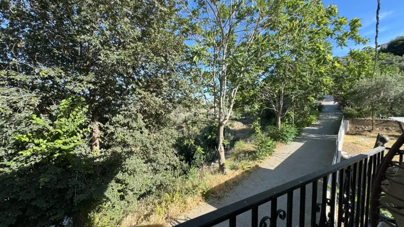 Vista exterior de Casa o chalet en venta en Alpujarra de la Sierra con Aire acondicionado, Trastero y Amueblado