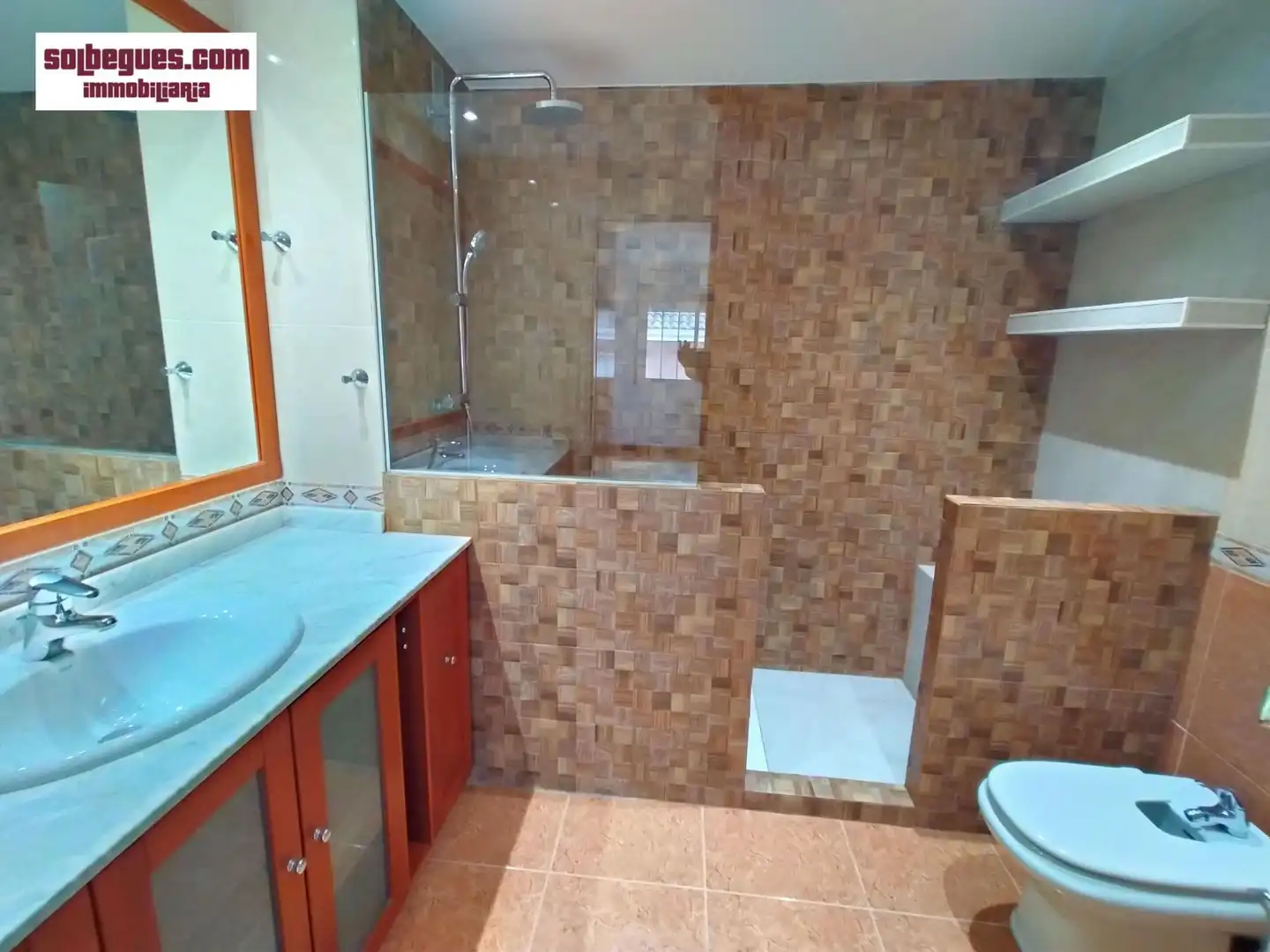 Baño de Casa adosada en venta en Begues con Calefacción, Jardín privado y Terraza