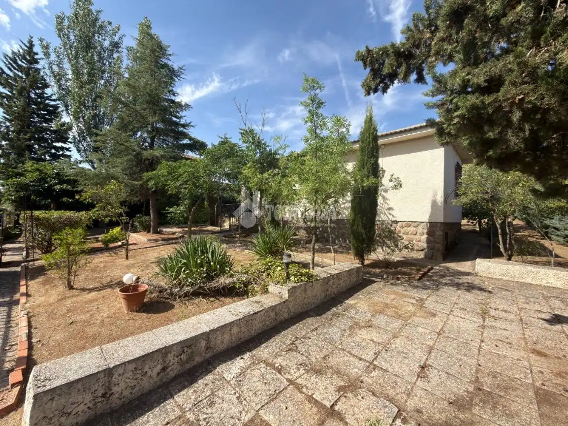 Jardí de Casa o xalet en venda en Nambroca amb Calefacció