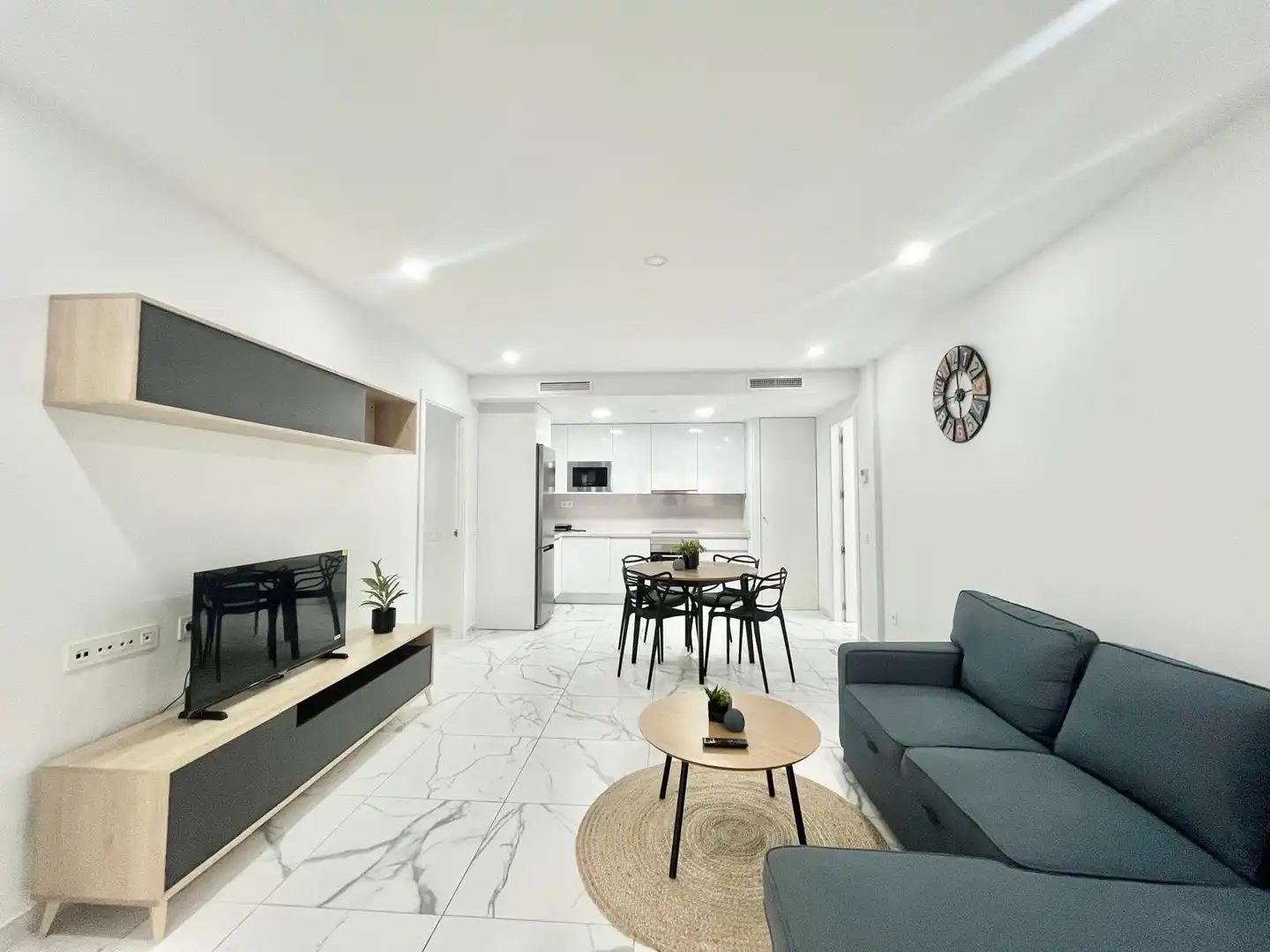 Sala d'estar de Planta baixa de lloguer en Torrevieja amb Aire condicionat, Calefacció i Piscina