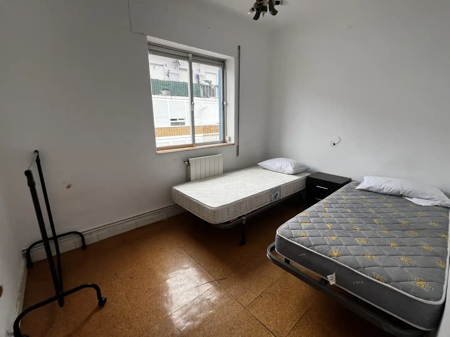 Habitación de Piso en venta en Torrelavega  con Calefacción, Jardín privado y Parquet