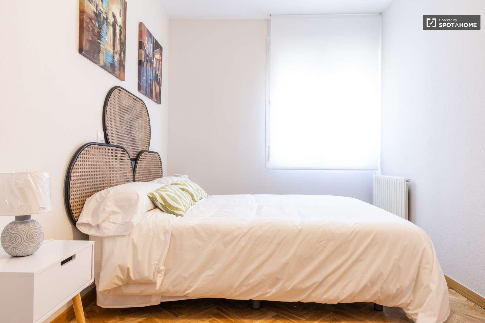 Bedroom of Flat to share in  Madrid Capital  with Air Conditioner, Heating and Terrace