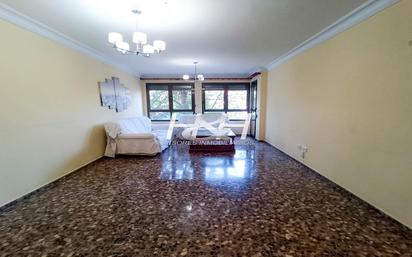 Sala d'estar de Dúplex en venda en Burjassot amb Aire condicionat i Balcó